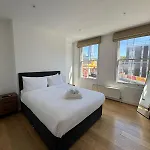 Cosy Townhouse In Central London
