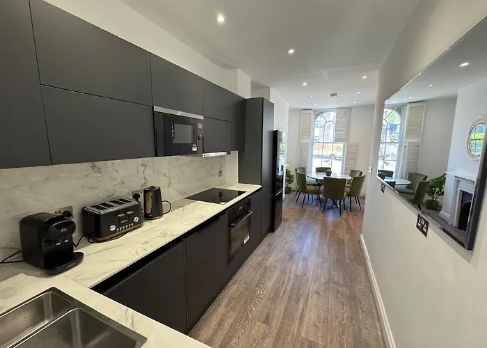 Cosy Townhouse In Central London